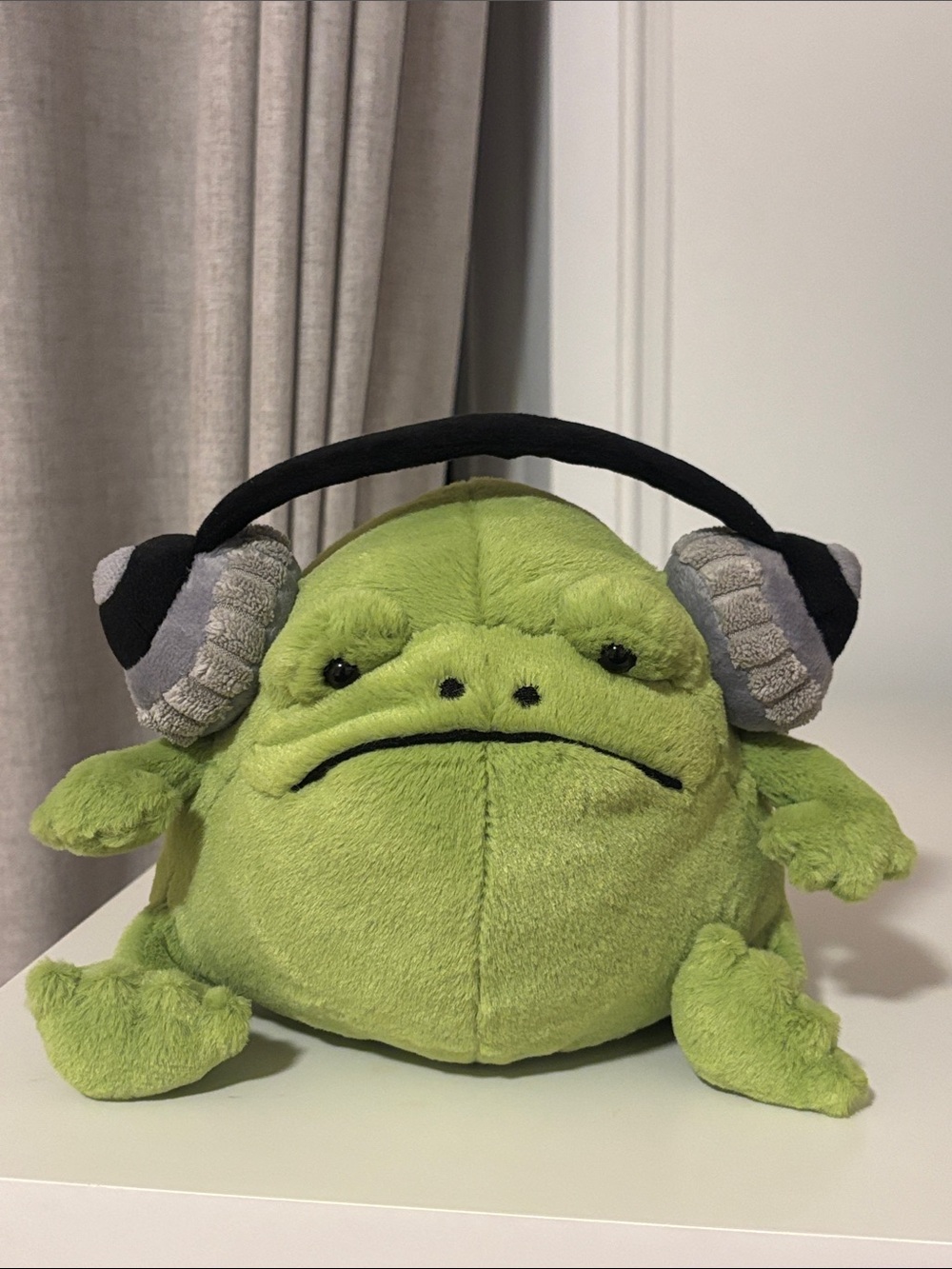 Jellycat Ricky Rain Frog with Headphones